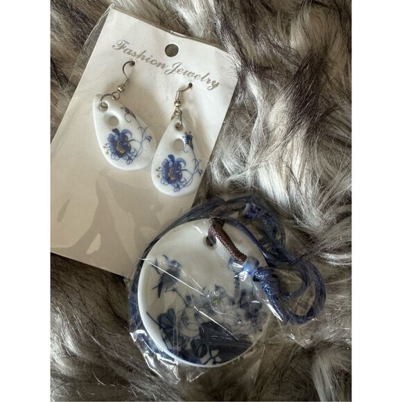 Earrings and Necklace fashion jewelry set - Picture 1 of 2